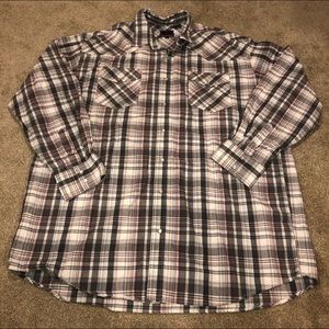 Flawless Roper western style button up shirt !